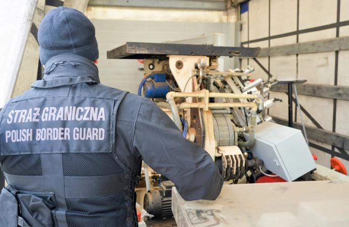 Funkcjonariusze z Warmińsko-Mazurskiego Oddziału Straży Granicznej zabezpieczyli nielegalne towary o wartości prawie 23 mln zł.